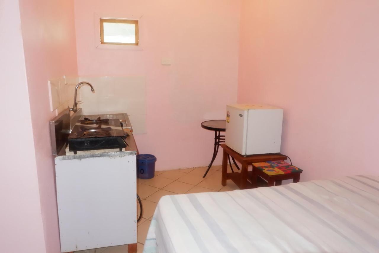Bluepango Guest House Порт-Віла Екстер'єр фото