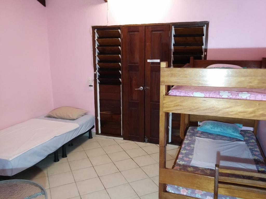 Bluepango Guest House Порт-Віла Екстер'єр фото